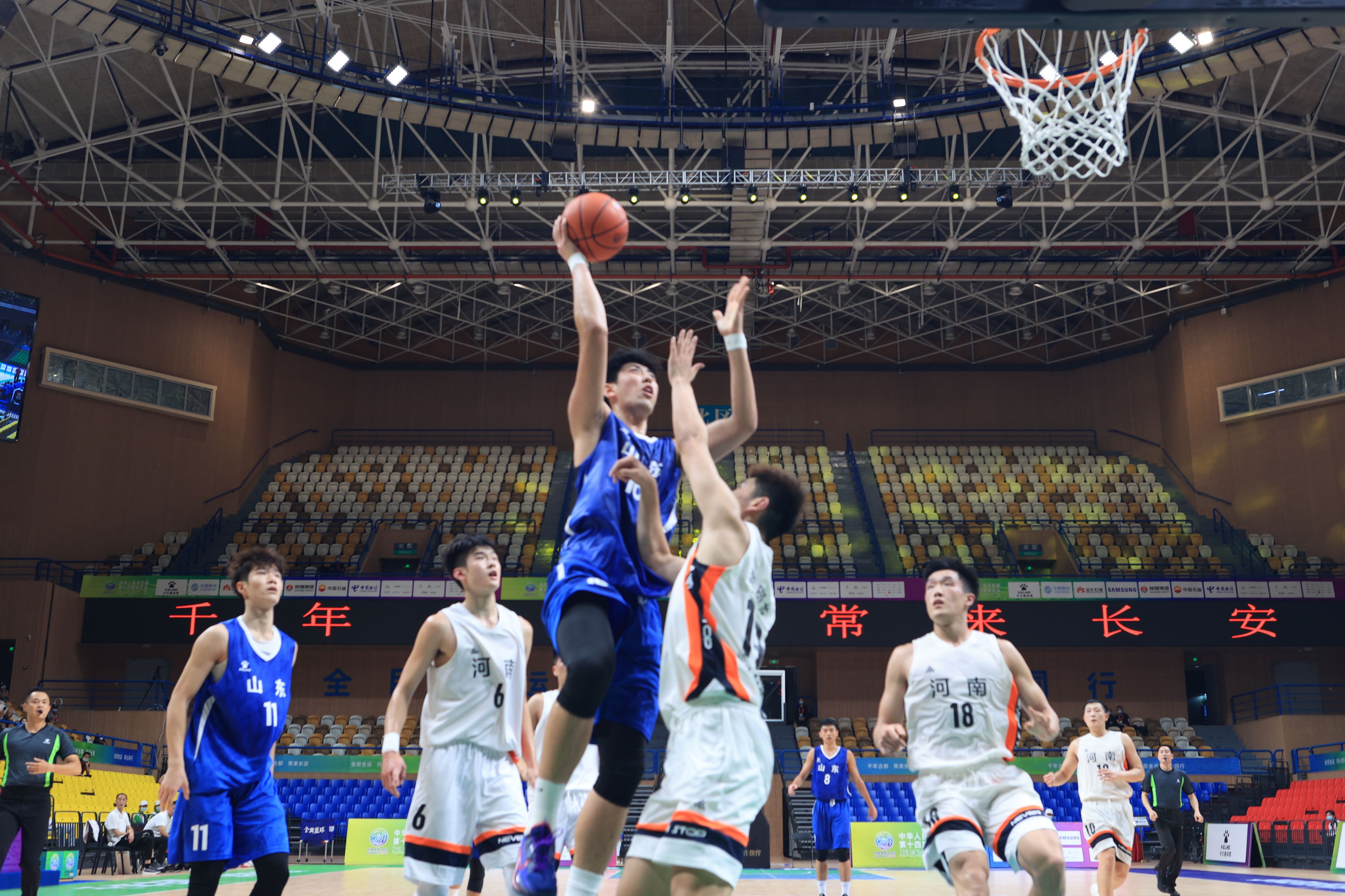 一直表现出 一直表现出